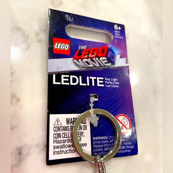 NWT. Lego Batman LED keychain/charm. Lego figure with keychain ring, with light - Picture 6 of 13